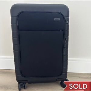 Away Carry On “The Bigger One” With Laptop Pocket